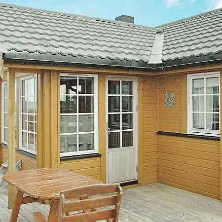 Three-Bedroom Holiday Home In Dyrvik Tuvnes エクステリア 写真