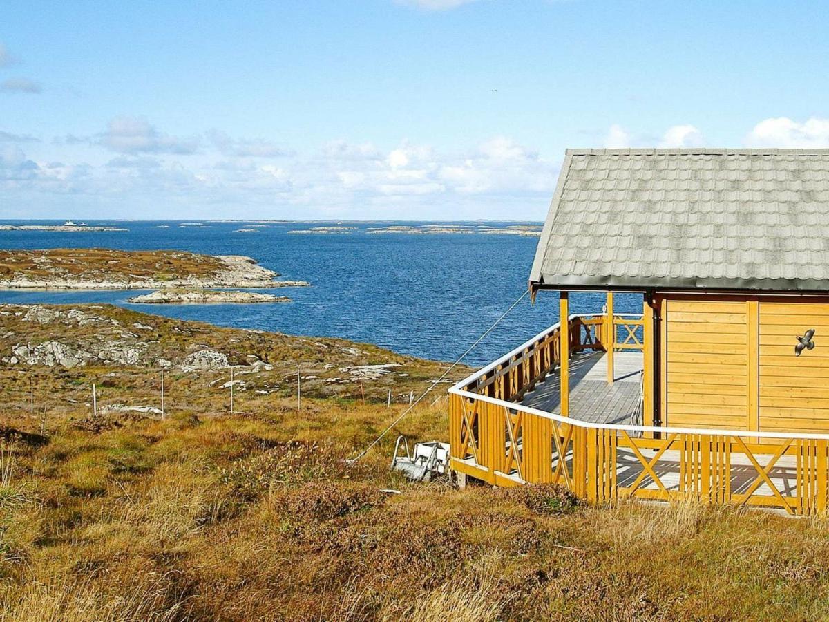 Three-Bedroom Holiday Home In Dyrvik Tuvnes エクステリア 写真